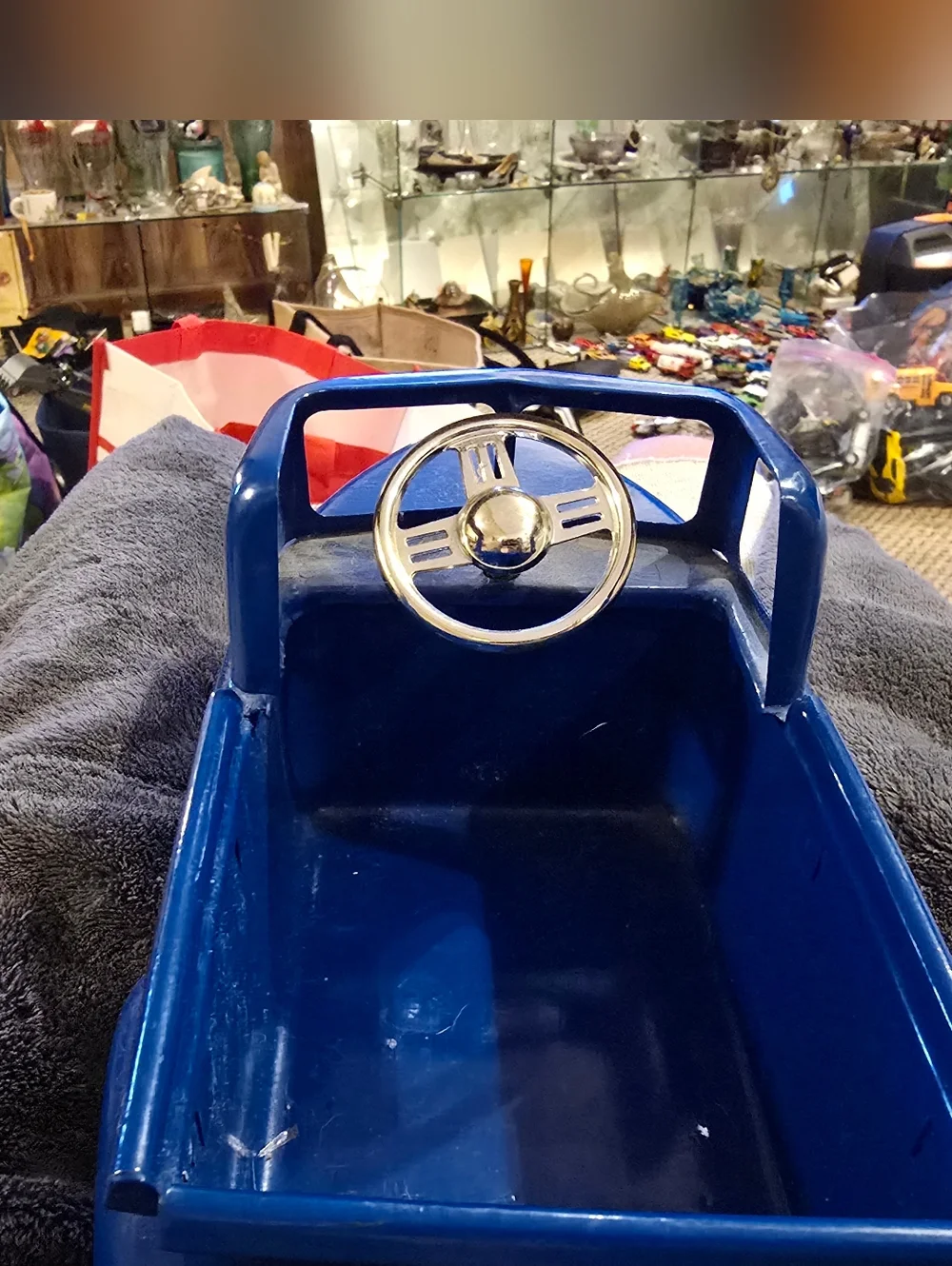 3 Teleflora Ford F-1 Pick Up Truck Blue Metal Planter 1940s Toy/Lawn/garden - Picture 5 of 12